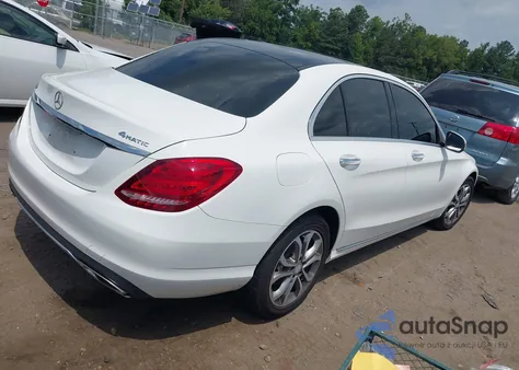 2017 Mercedes-Benz C 300 4Matic/Luxury 4Matic/Sport 4Matic z USA, uszkodzony, nr VIN WDDWF4KB3HR246228